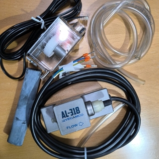 BOMBA CONDESADOS AIRE ACONDICIONADO, BOMBA CON FLOTADOR ARRANCADOR, ALTURA BOMBEO 20 METROS, CAUDAL 8 L/H, 220V, 13UN20 - Imagen 1