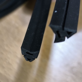 JUNTA PUERTA HORNO ESTANDAR, VALIDA VARIAS MARCAS, HACER A MEDIDA, LARGO 3200MM, ANCHO 11MM, ALTO 8MM, 6 GANCHOS, A4260000010 - Imagen 2