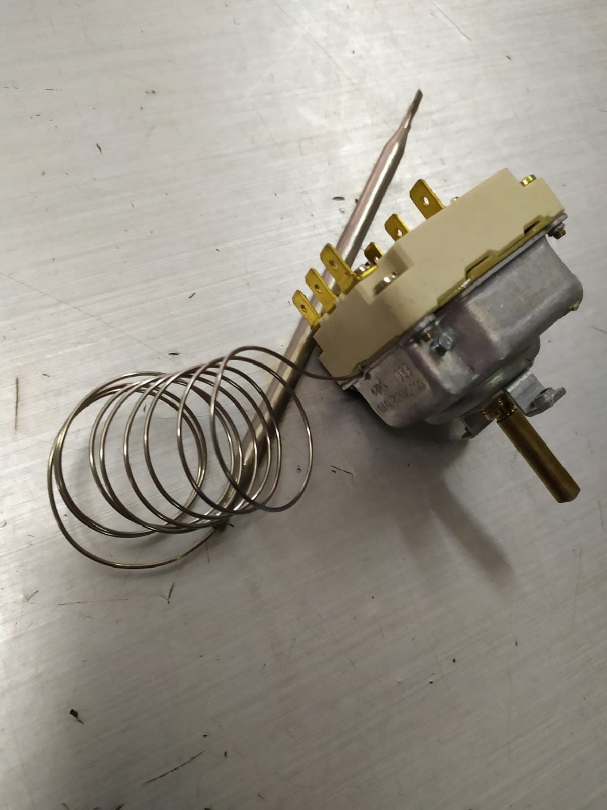 TERMOSTATO FREIDORA TRIFASICO, termóstato T máx 200°C, margen de trabajo 60-200°C, 3 polos 3NO 16A sonda ø 6mm sonda L 142mm, 375060 - Imagen 2